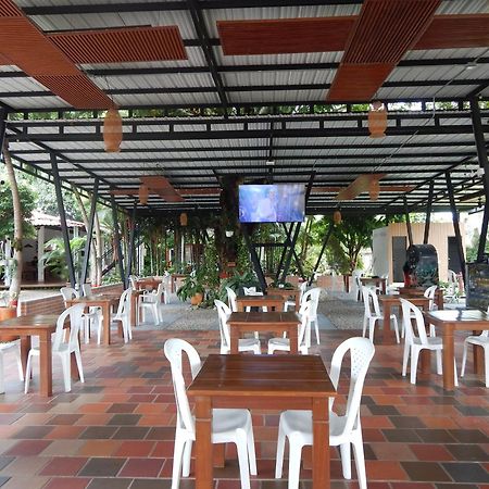 Hotel Campestre Las Palmas Sas Вильявисенсио Экстерьер фото