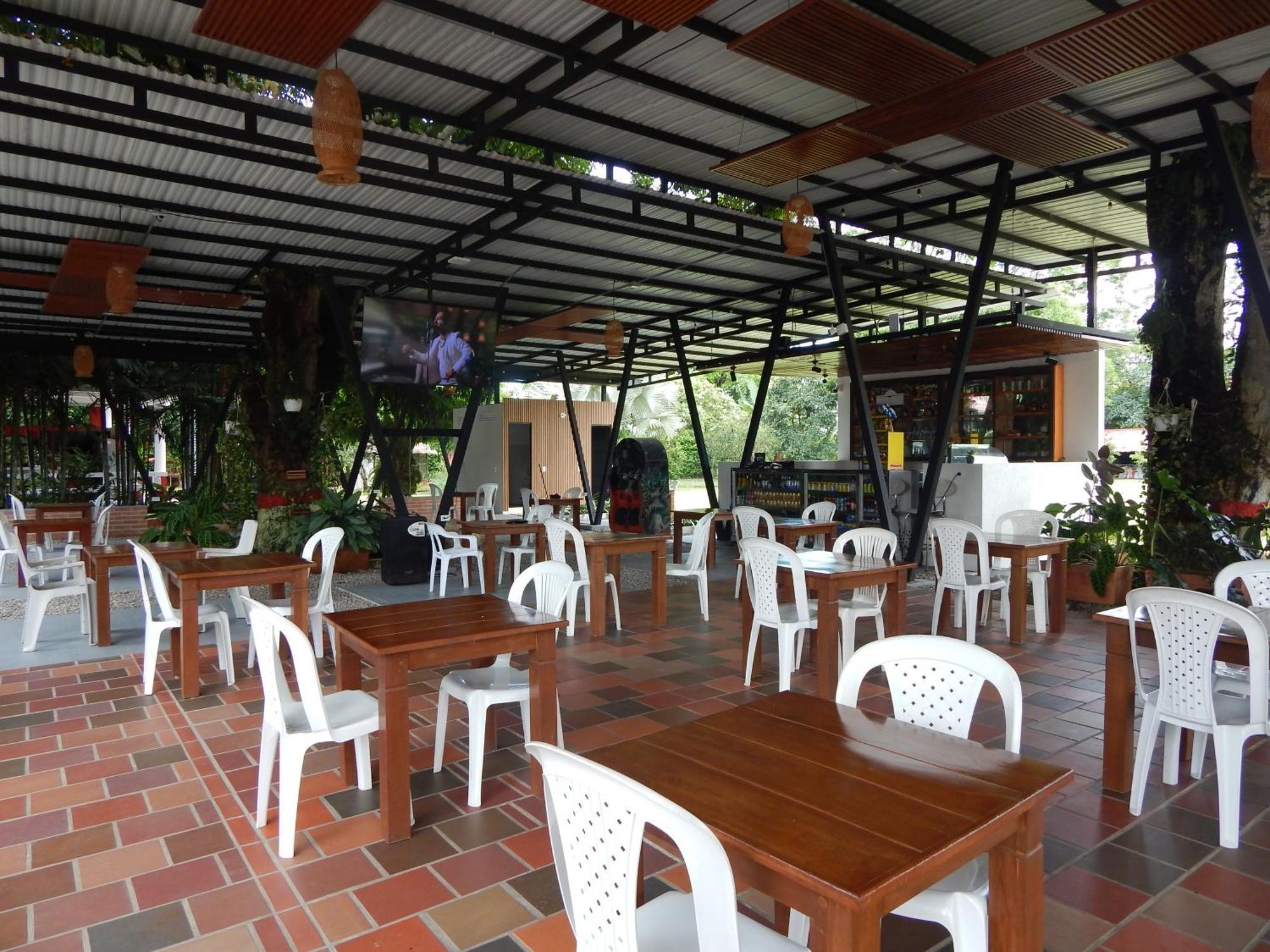 Hotel Campestre Las Palmas Sas Вильявисенсио Экстерьер фото