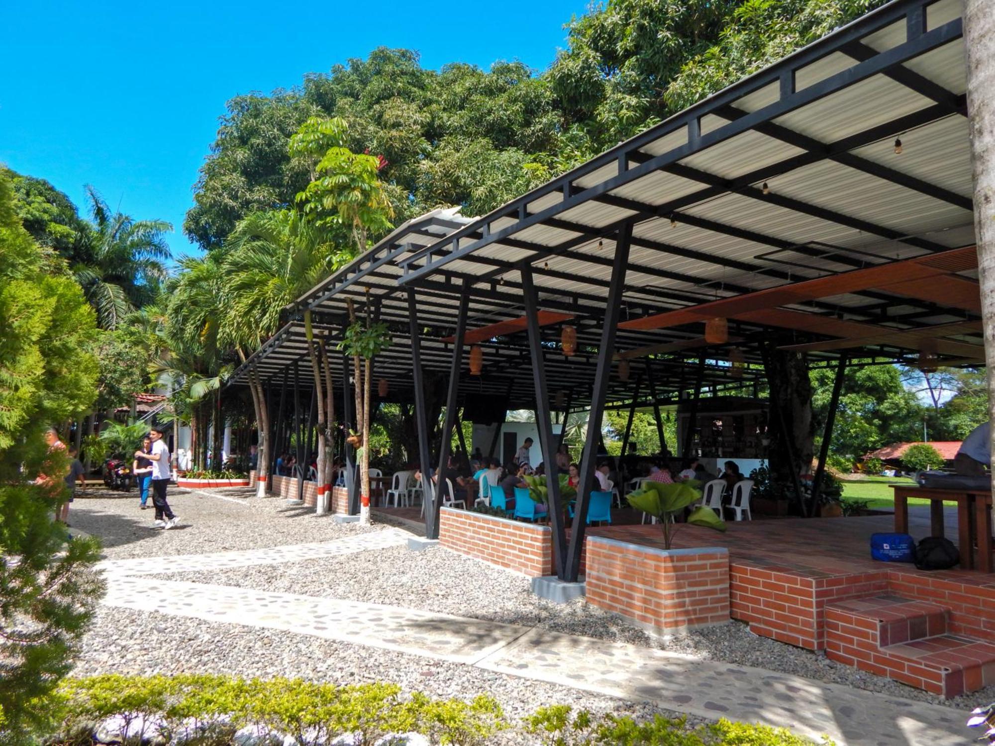 Hotel Campestre Las Palmas Sas Вильявисенсио Экстерьер фото